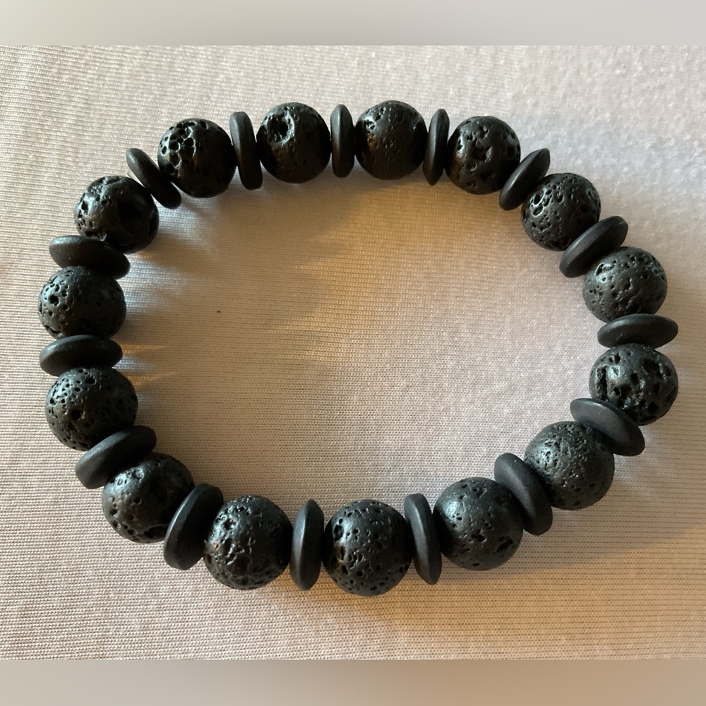 BLACK LAVA STONE MEN’S STRETCH BRACELET